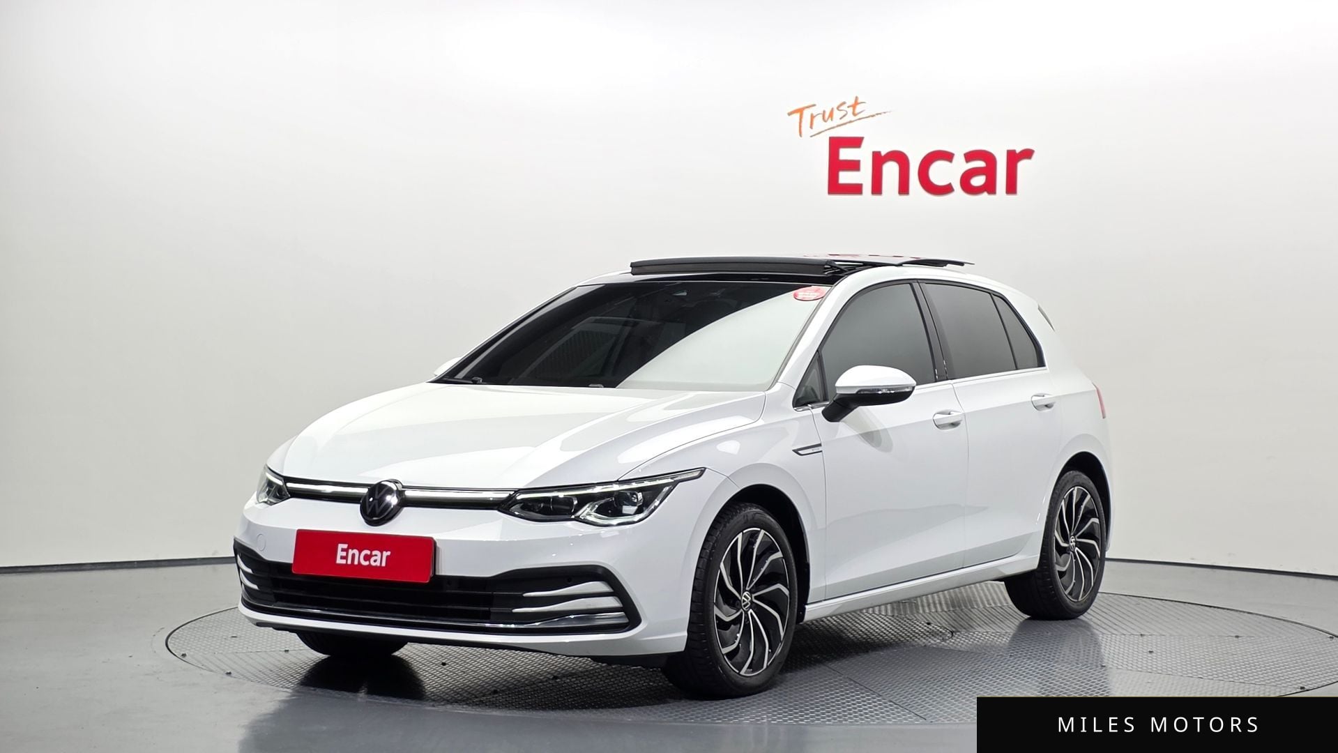 Volkswagen Golf 2023 — фото 1 из 12