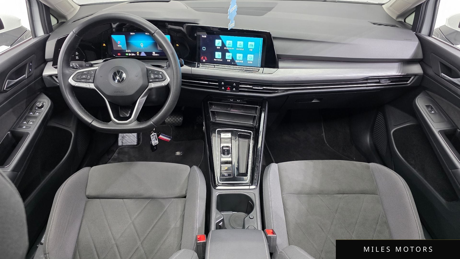 Volkswagen Golf 2023 — миниатюра 10