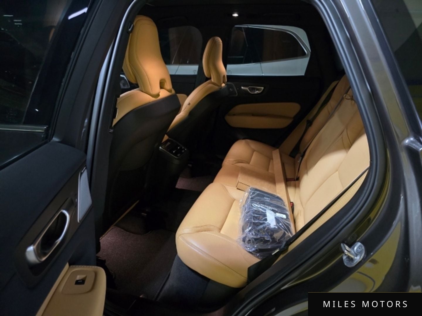 Volvo XC60 2024 — миниатюра 10