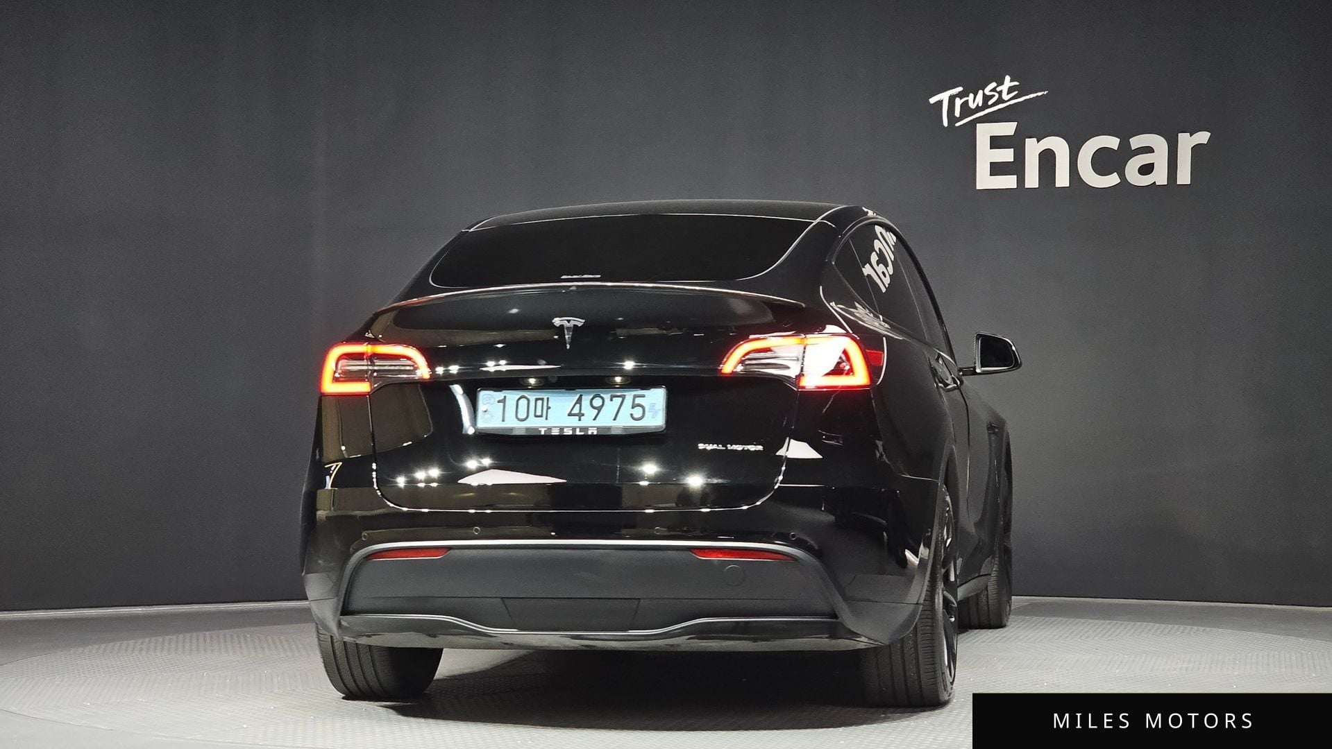 Tesla Model Y 2021 — миниатюра 4