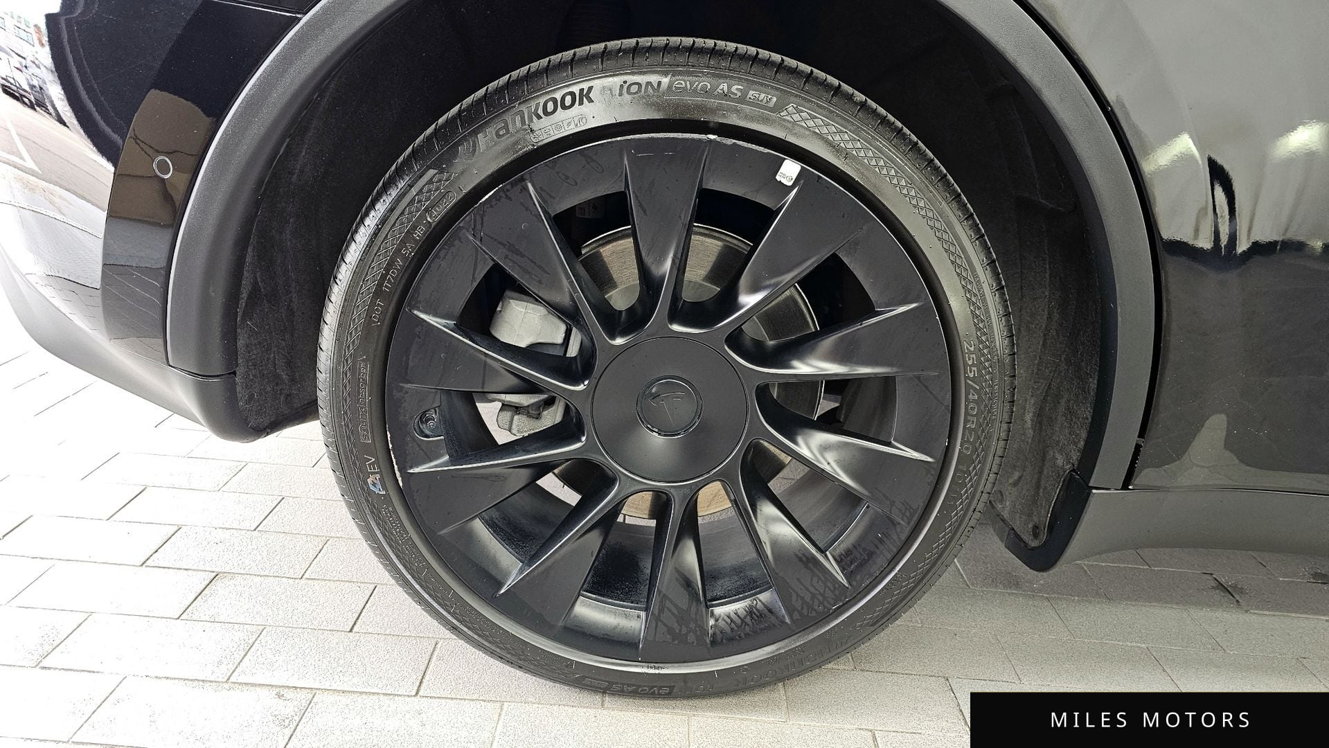 Tesla Model Y 2021 — миниатюра 5