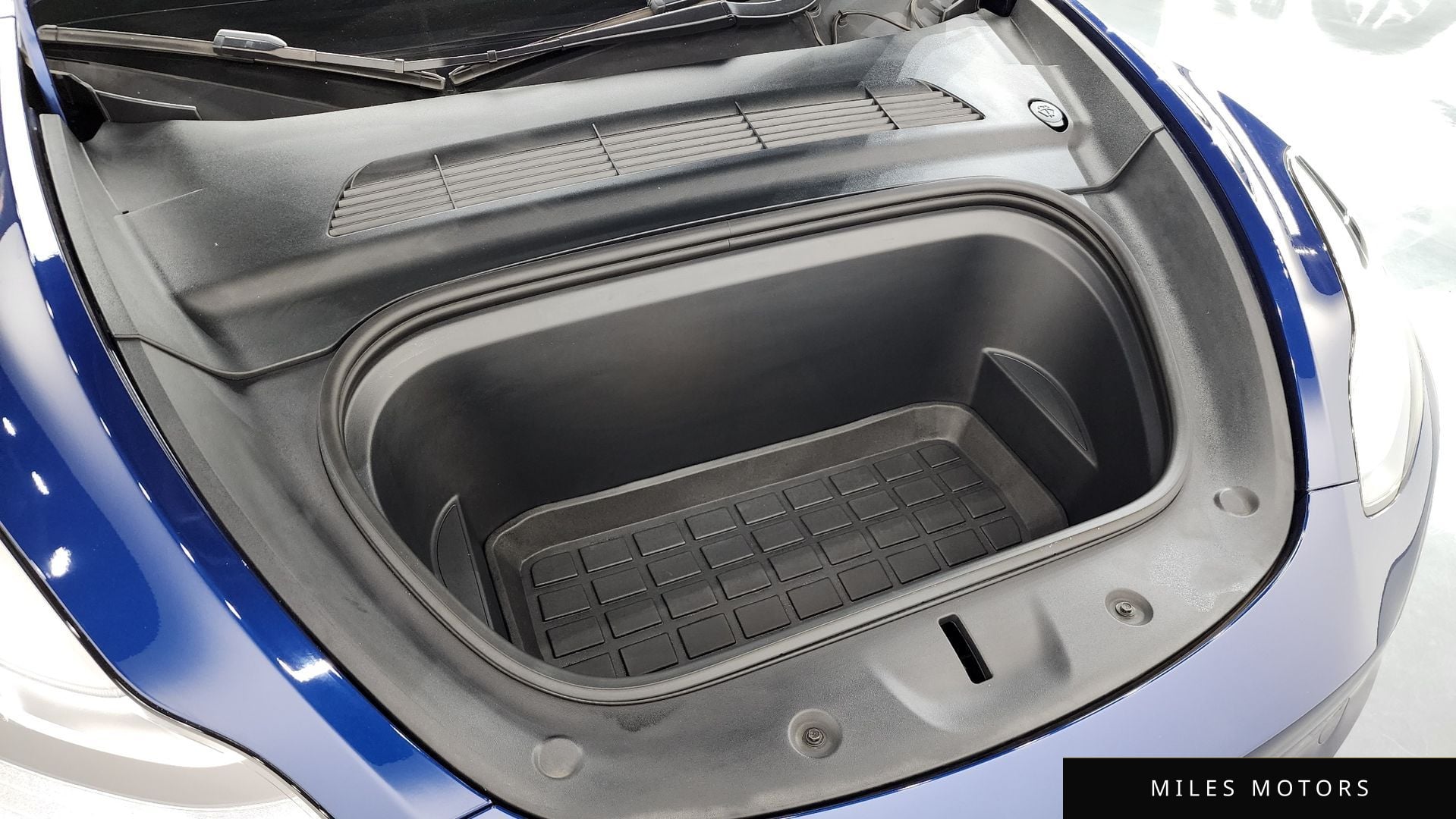 Tesla Model Y 2022 — миниатюра 6