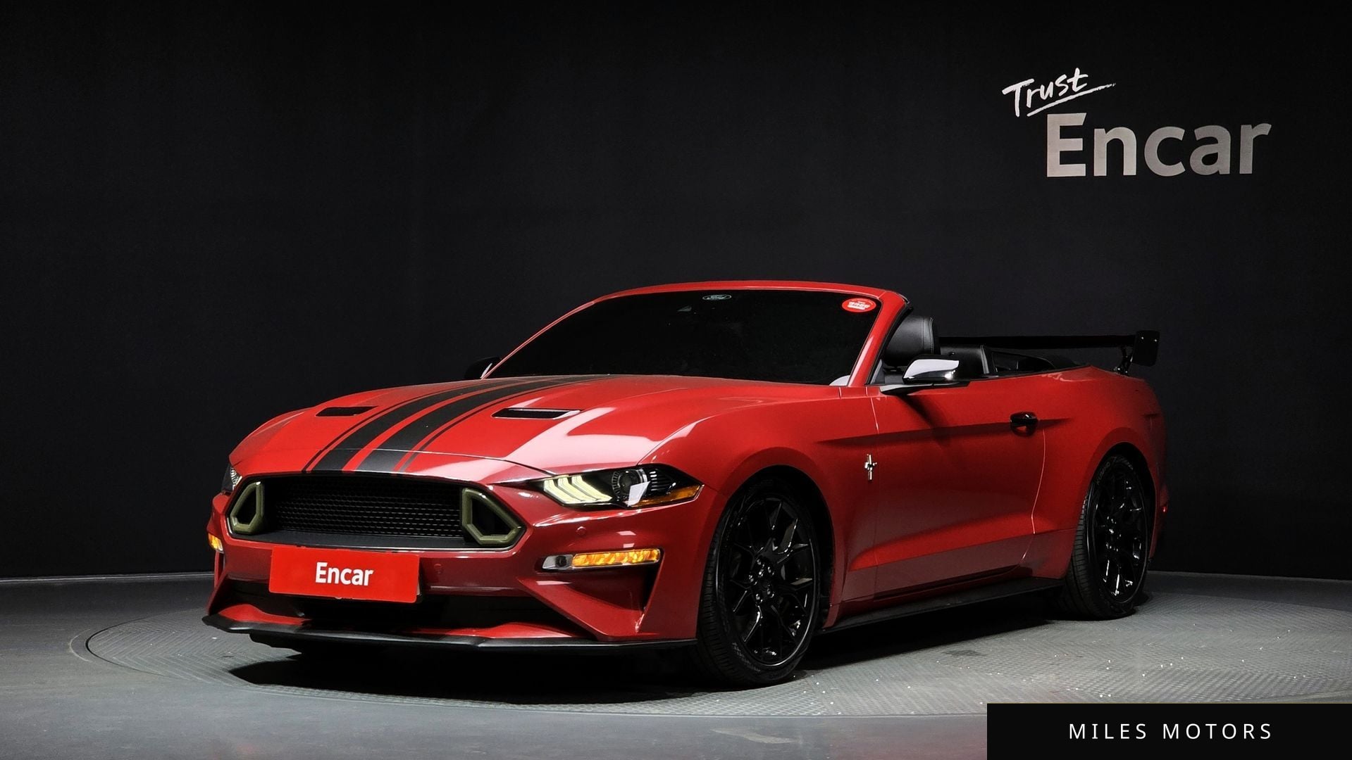 Ford Mustang 2018 — фото 1 из 12