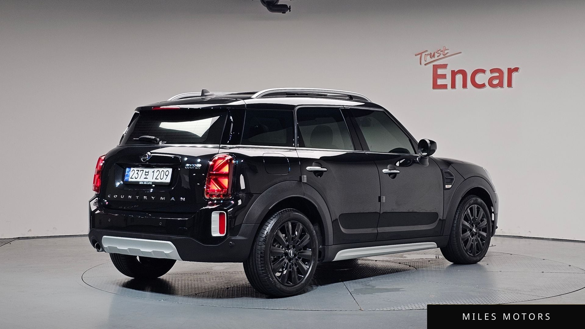 MINI Countryman 2024 — фото 1 из 12