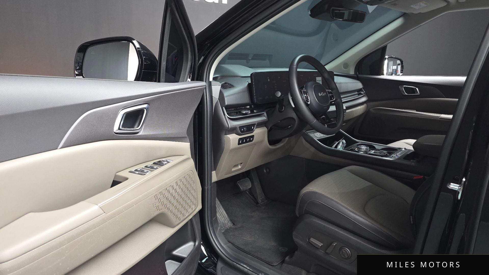 Kia Canival 2025 — миниатюра 12