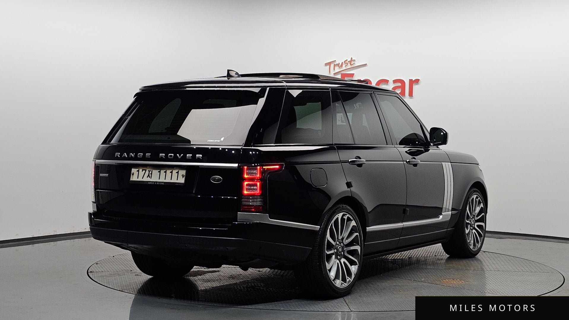 Land Rover Range Rover 2017 — фото 1 из 12