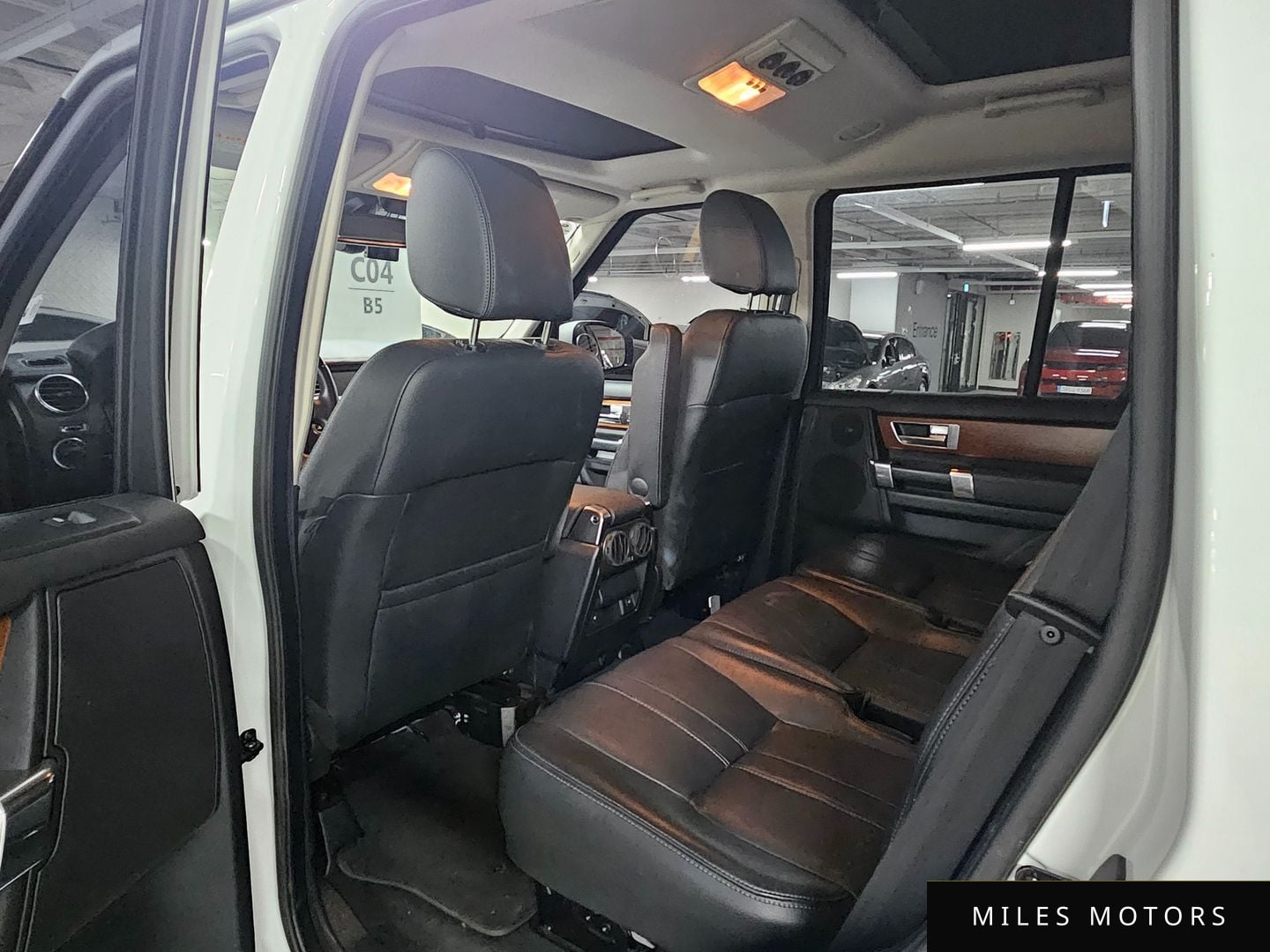 Land Rover Discovery 2014 — миниатюра 11