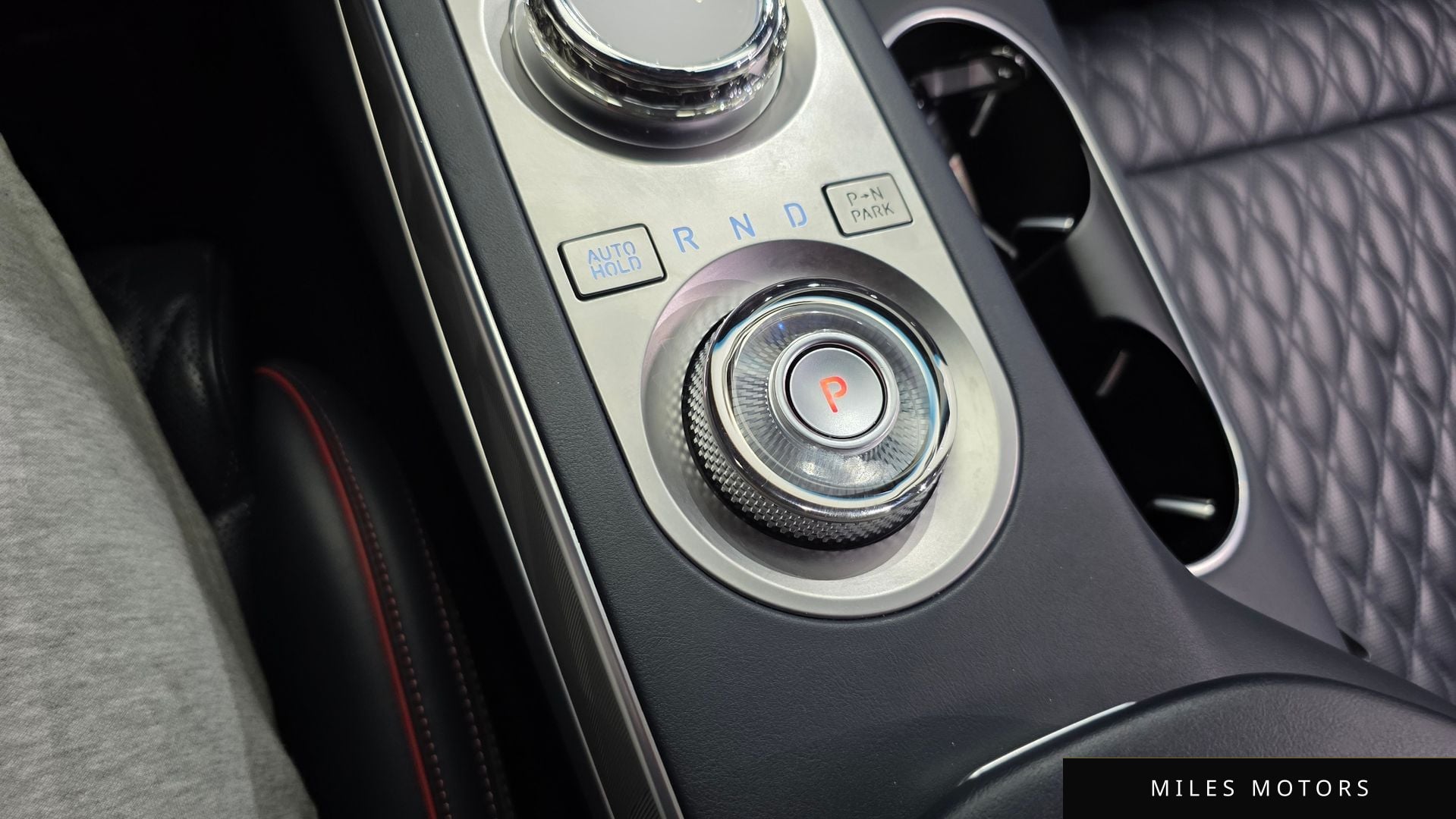 Genesis GV70 2022 — миниатюра 12