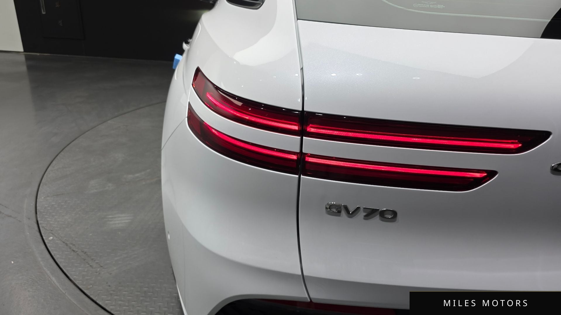Genesis GV70 2022 — миниатюра 9