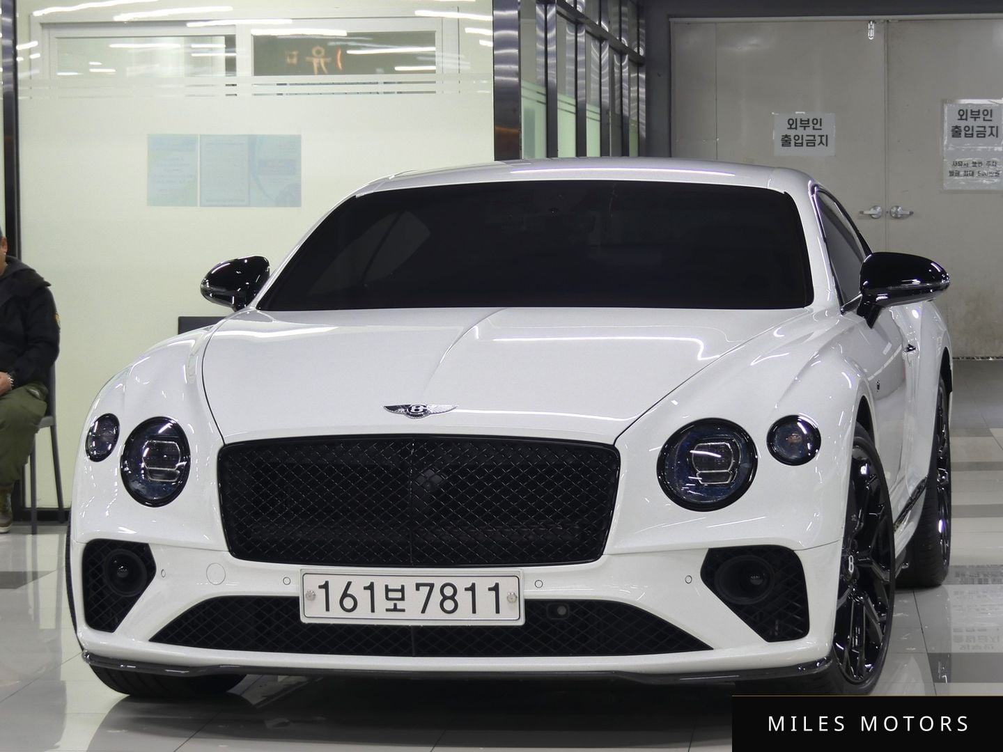 Bentley Continental GT 2023 — фото 1 из 12