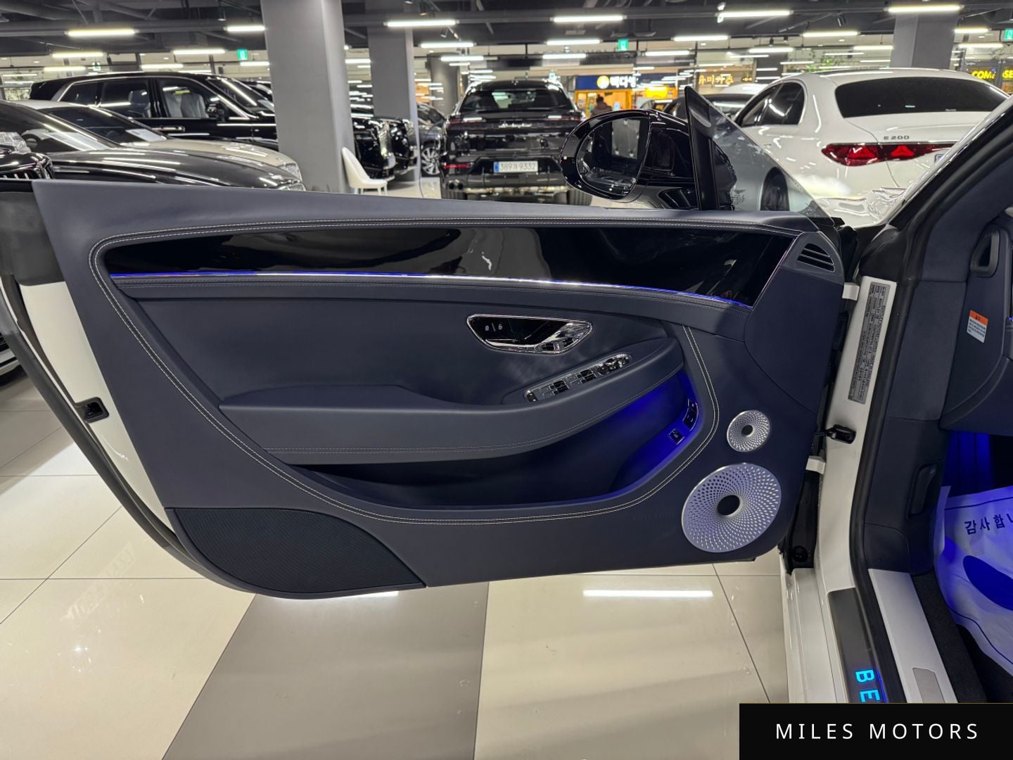 Bentley Continental GT 2023 — миниатюра 7