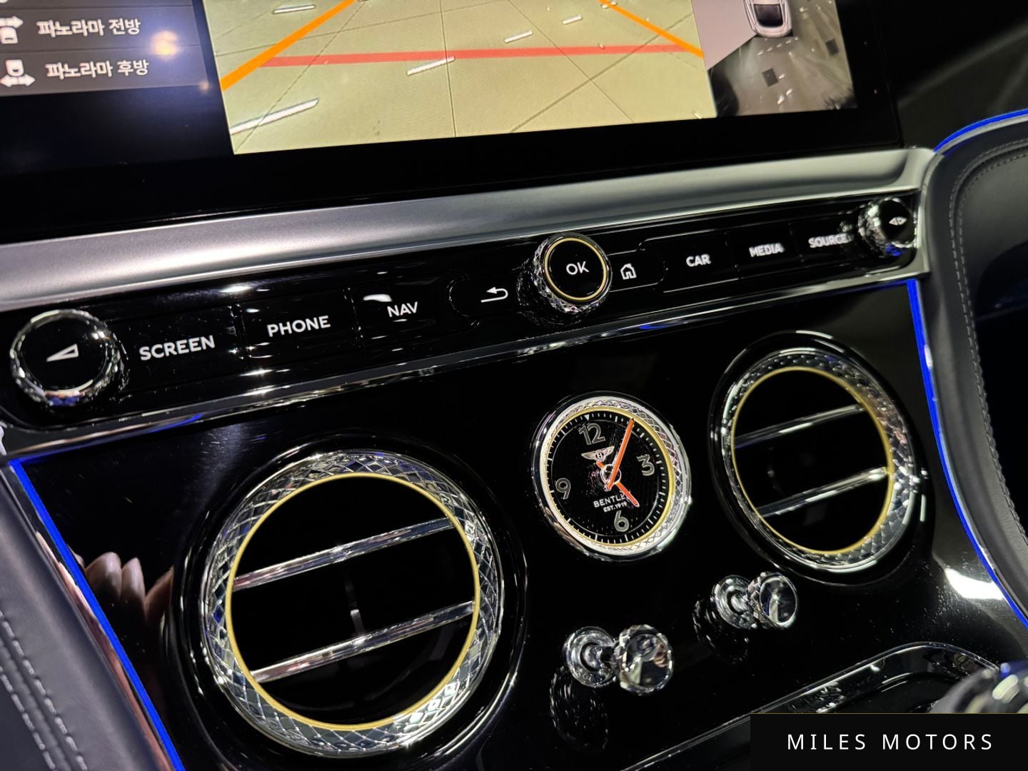 Bentley Continental GT 2023 — миниатюра 10