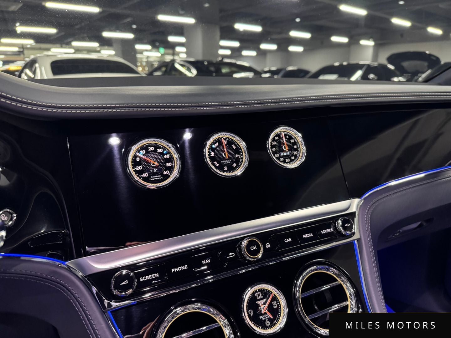 Bentley Continental GT 2023 — миниатюра 12