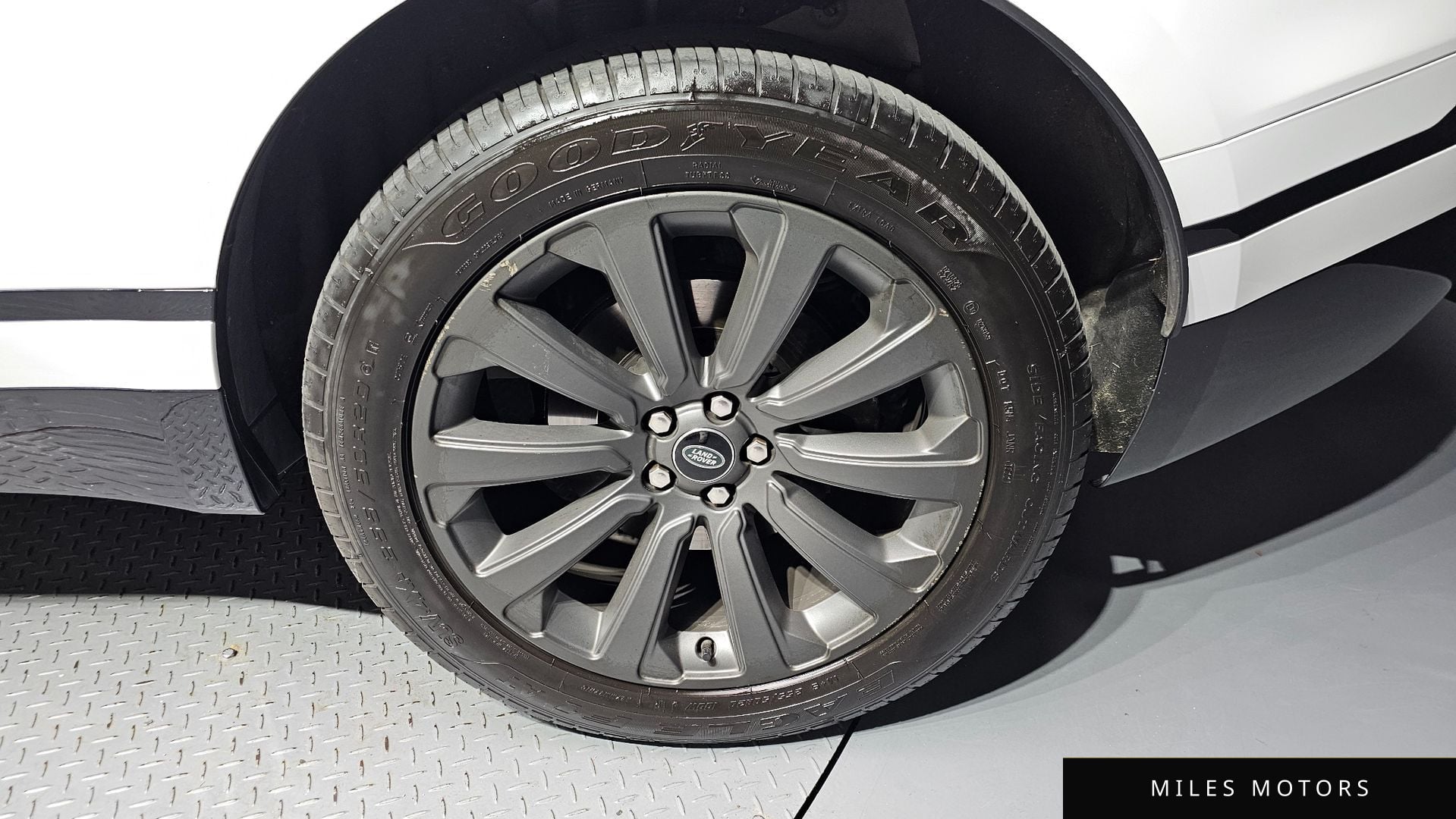 Land Rover Range Rover Velar 2023 — миниатюра 7