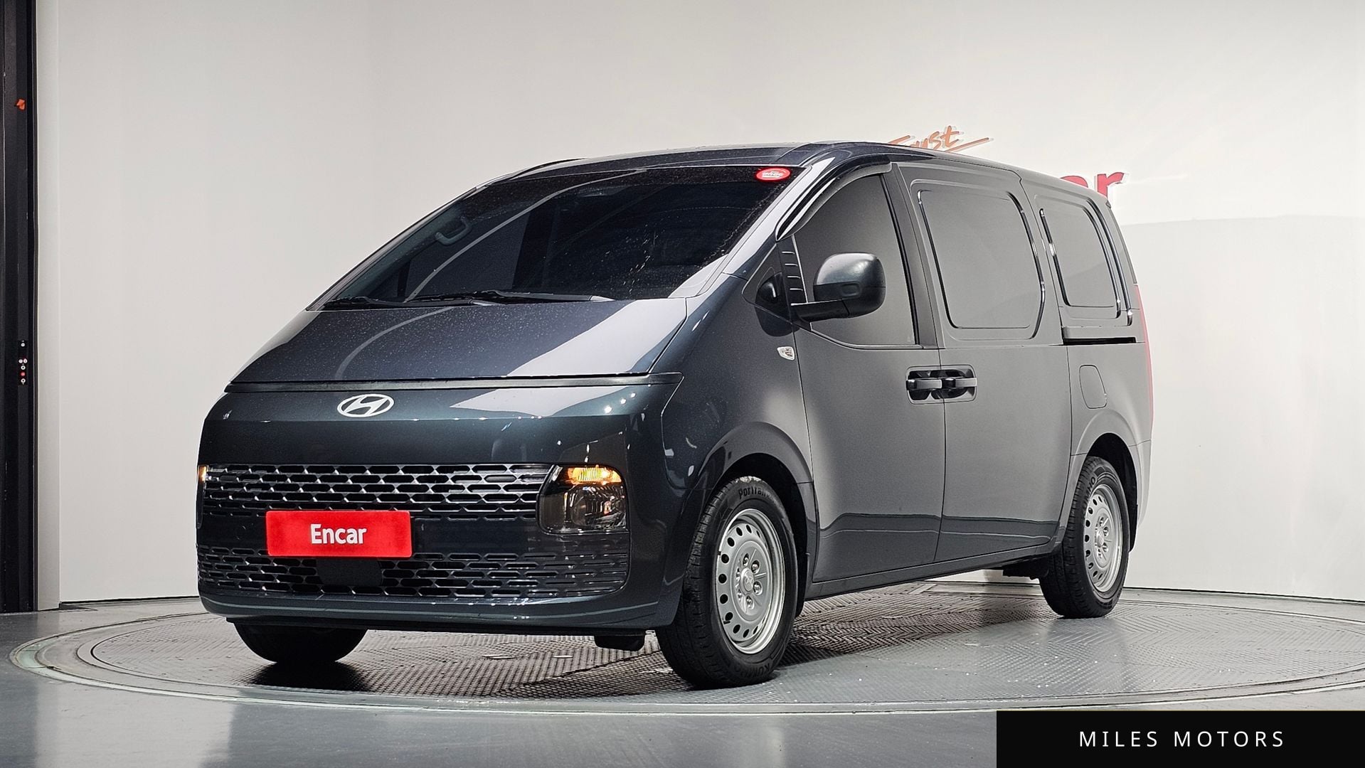 Hyundai Staria 2025