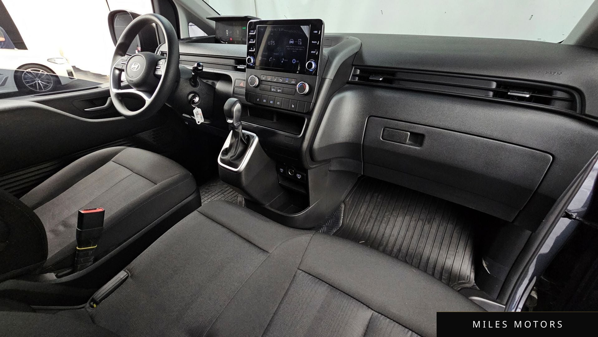 Hyundai Staria 2025 — миниатюра 10