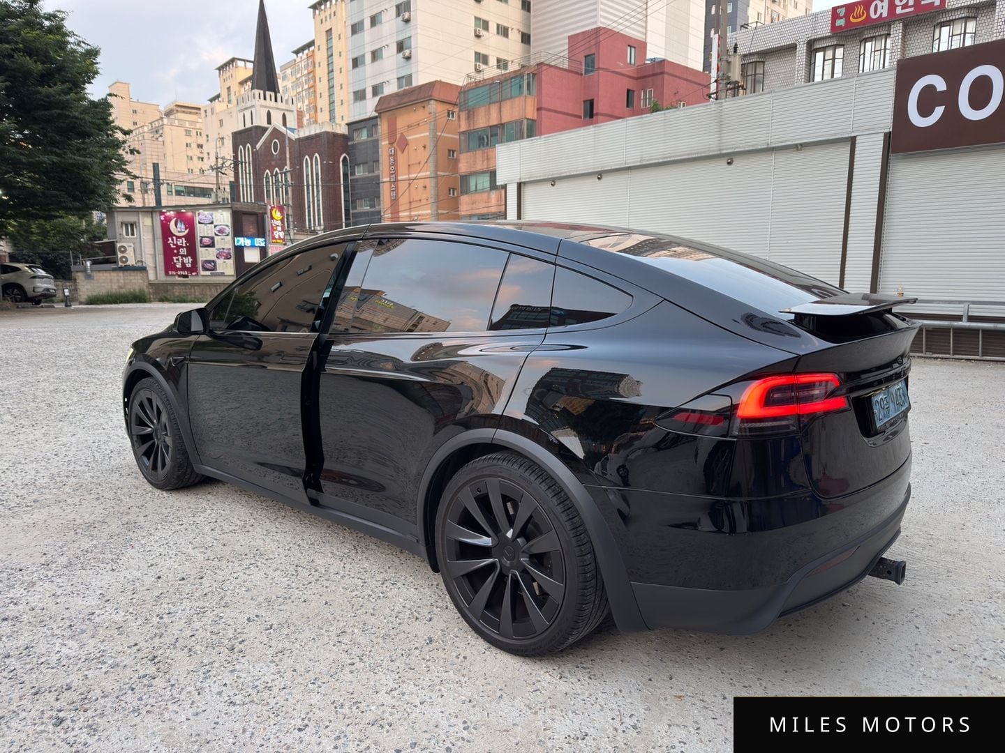 Tesla Model X 2023 — миниатюра 4