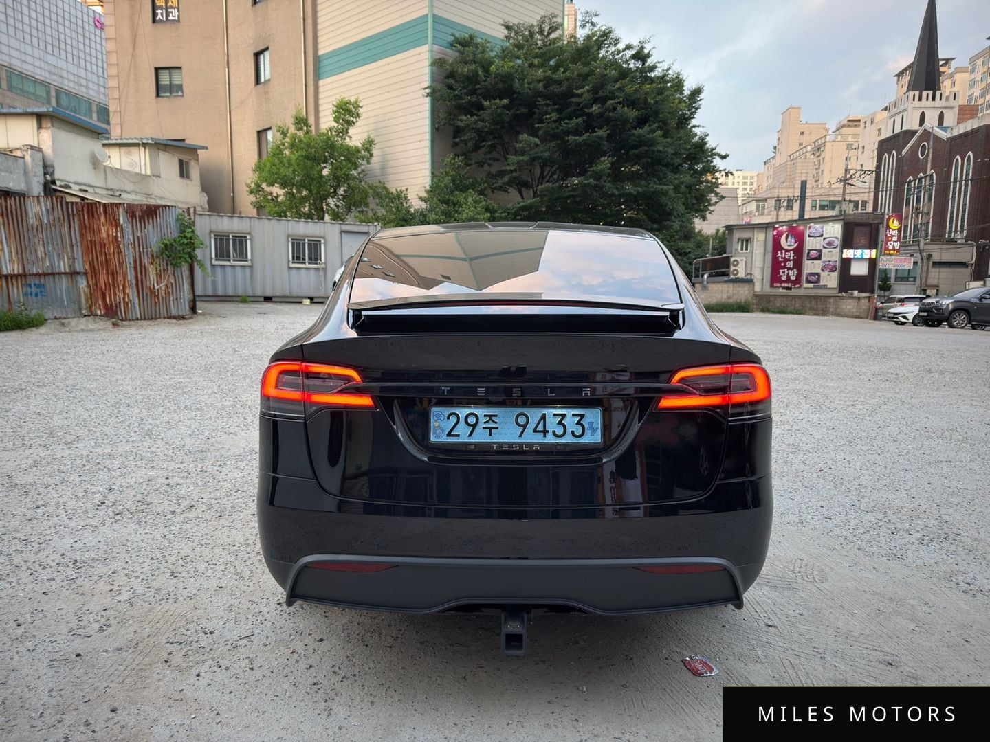 Tesla Model X 2023 — миниатюра 5