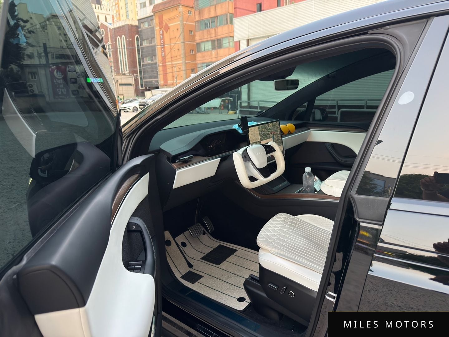 Tesla Model X 2023 — миниатюра 6
