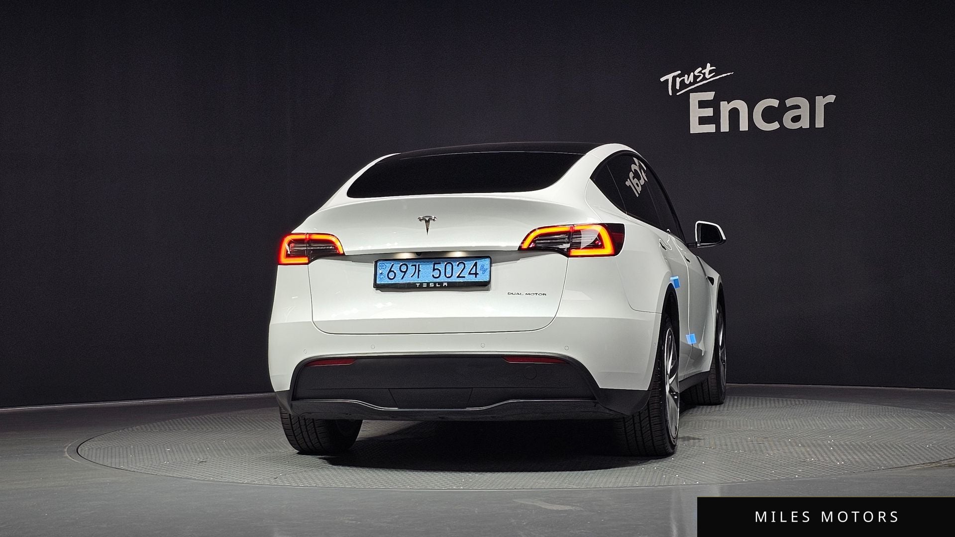Tesla Model Y 2022 — миниатюра 4
