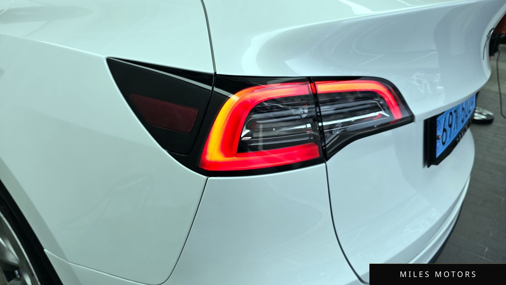Tesla Model Y 2022 — миниатюра 9