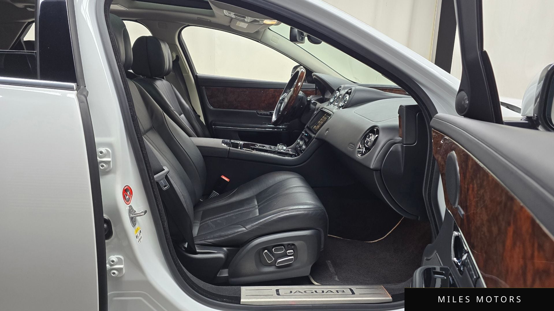 Jaguar All New XJ 2015 — миниатюра 11