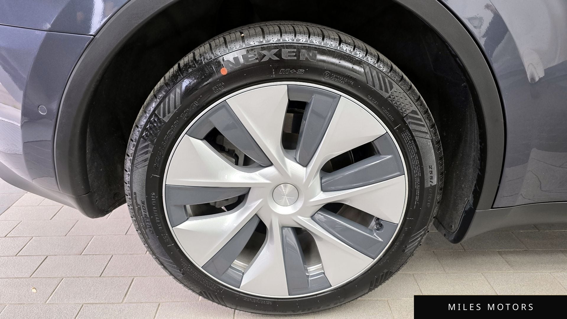 Tesla Model Y 2022 — миниатюра 5