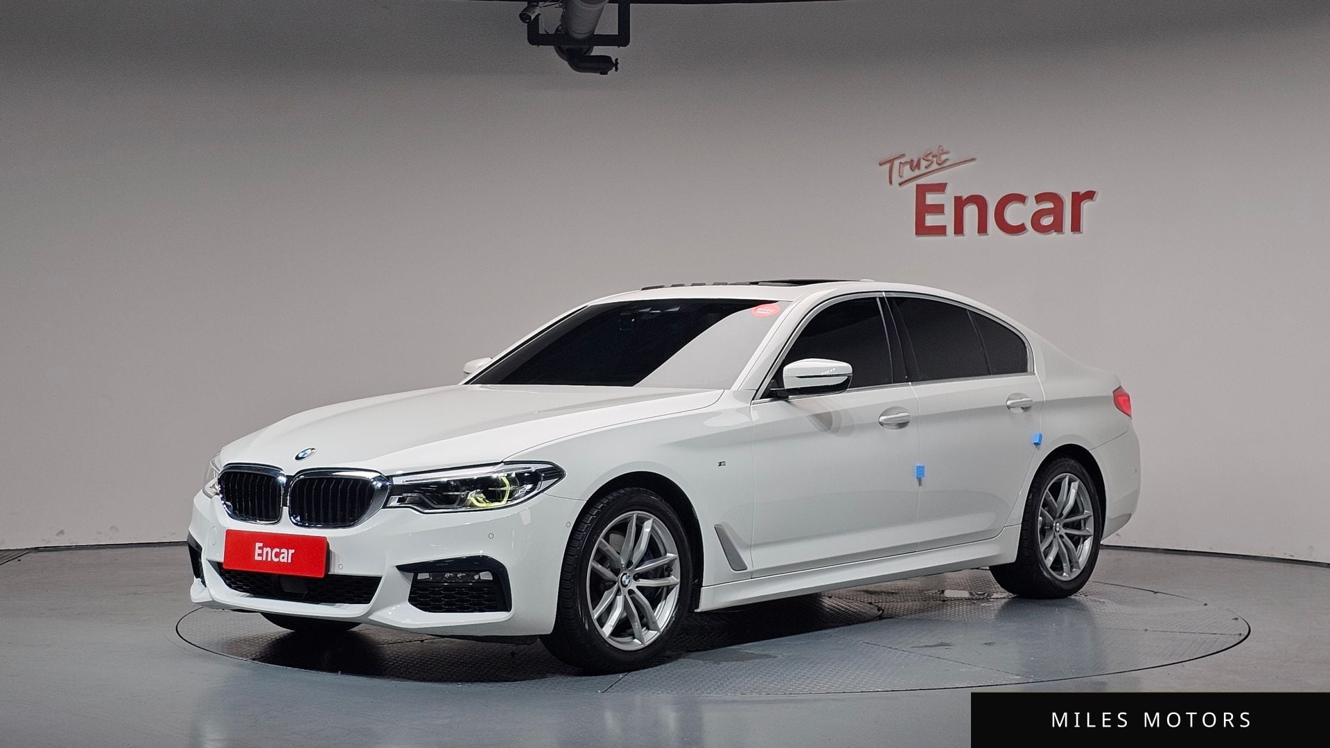 BMW 5 Series (G30) 2018 — фото 1 из 12