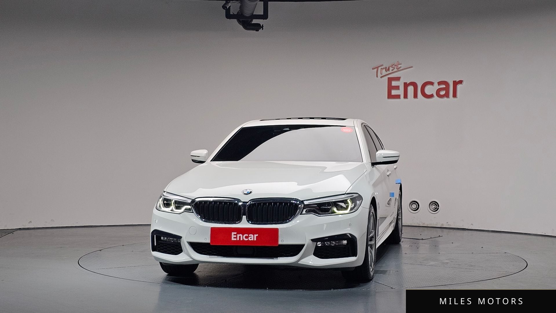 BMW 5 Series (G30) 2018 — миниатюра 3