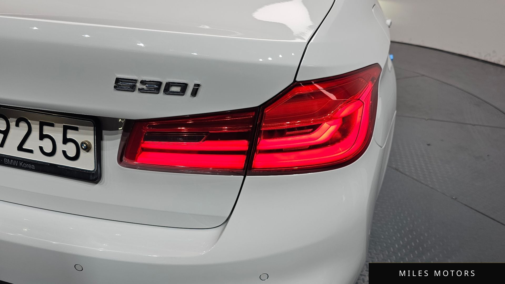 BMW 5 Series (G30) 2018 — миниатюра 9
