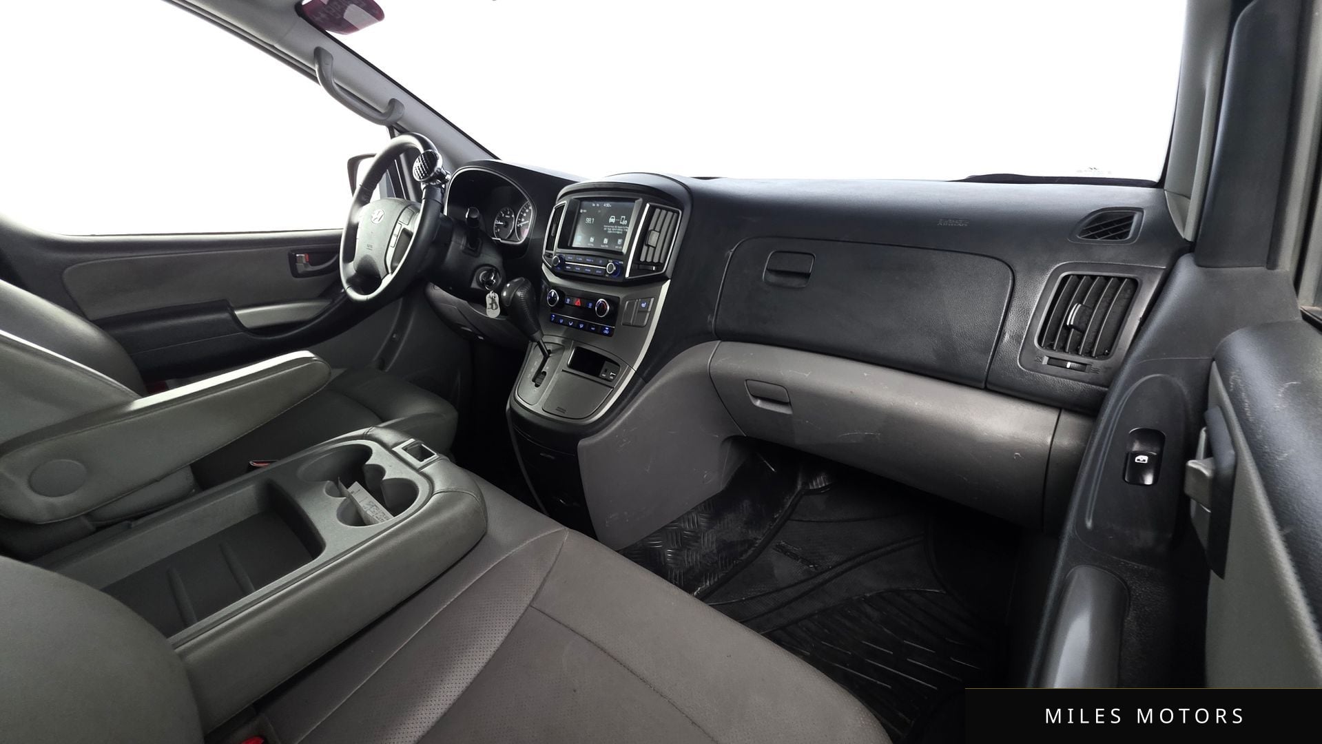 Hyundai Starex 2020 — миниатюра 10