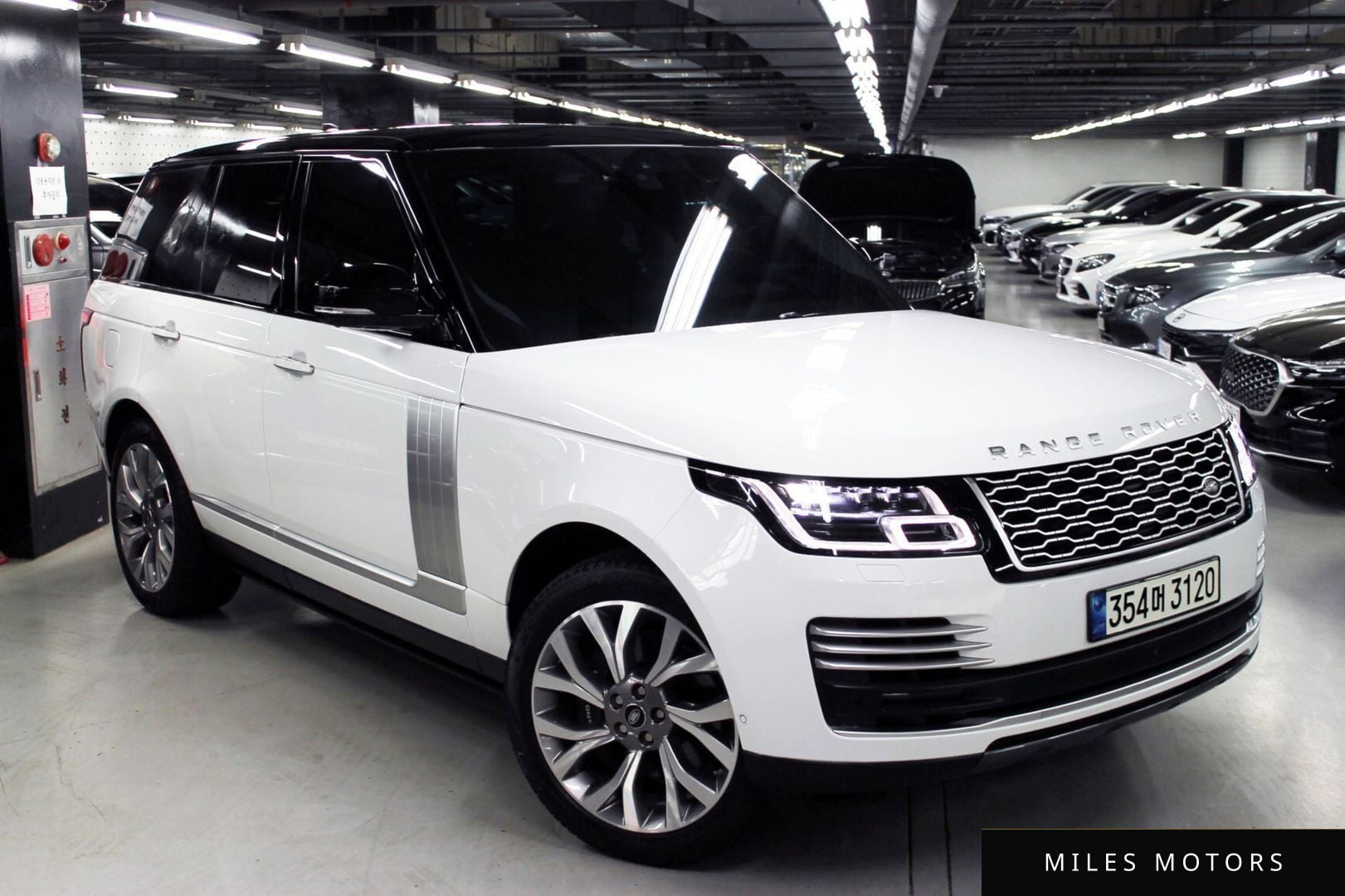 Land Rover Range Rover 2020 — фото 1 из 12