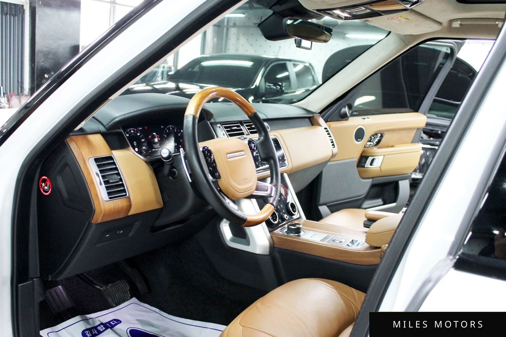 Land Rover Range Rover 2020 — миниатюра 8