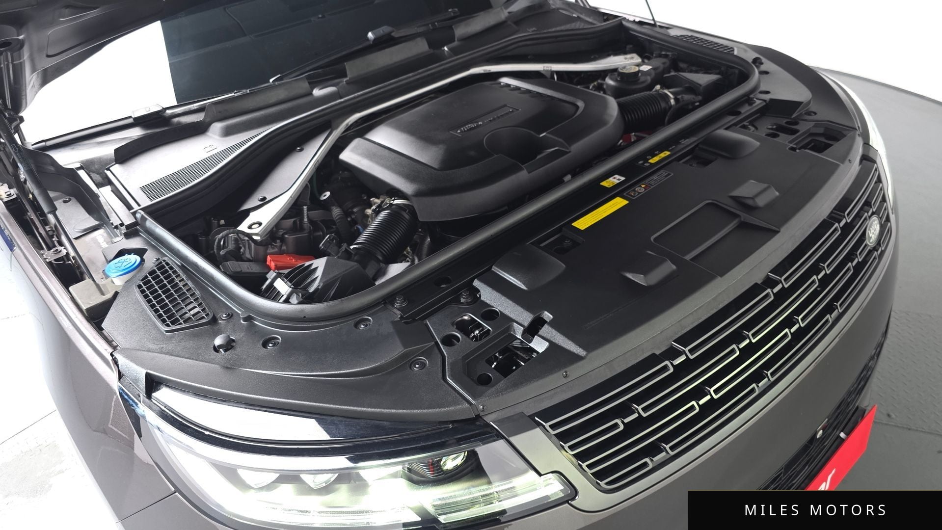 Land Rover Range Rover Sport 2023 — миниатюра 5