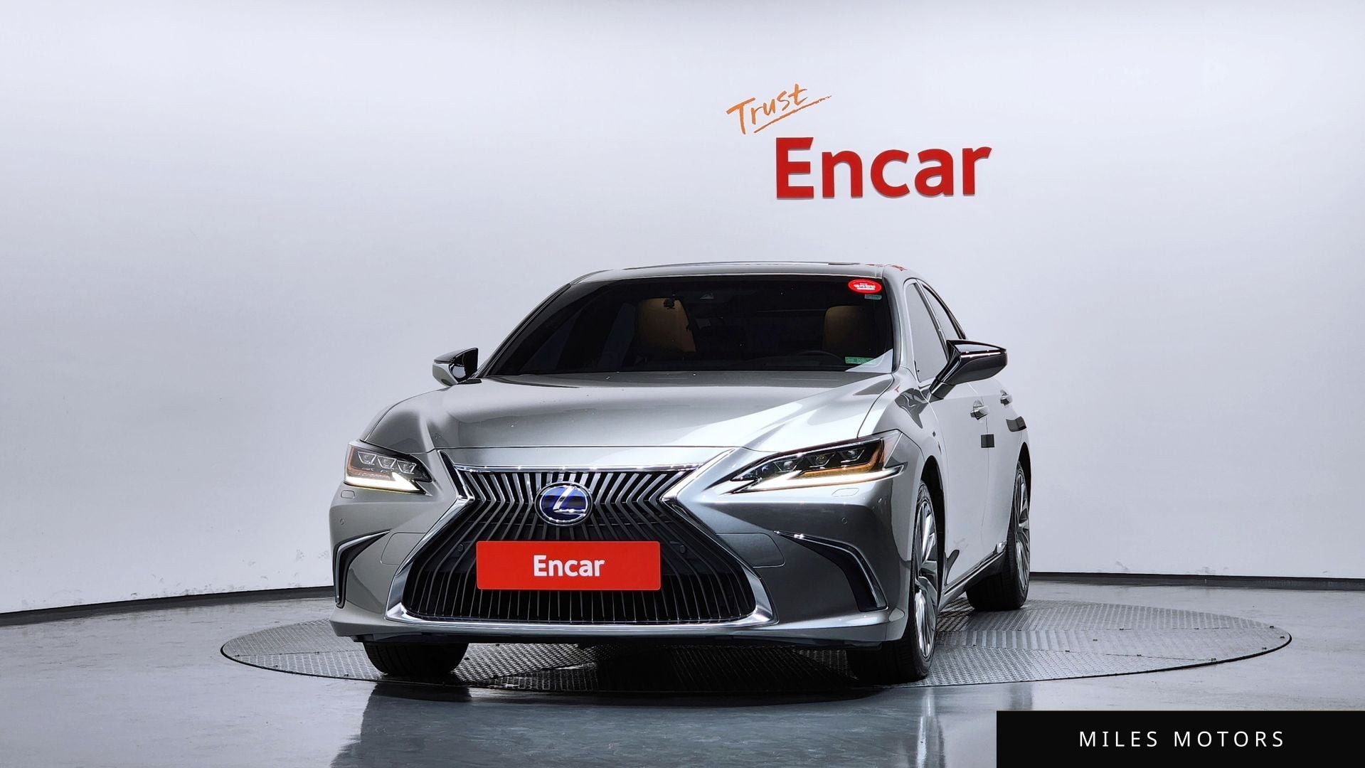 Лексус ES300h 2019 — миниатюра 3