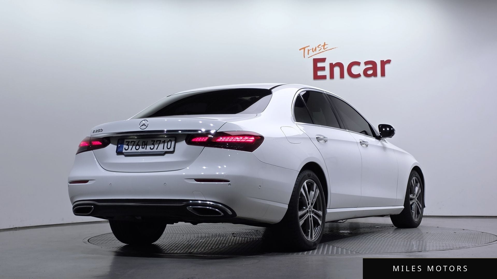 Mercedes-Benz E-Class W213 2023 — миниатюра 2