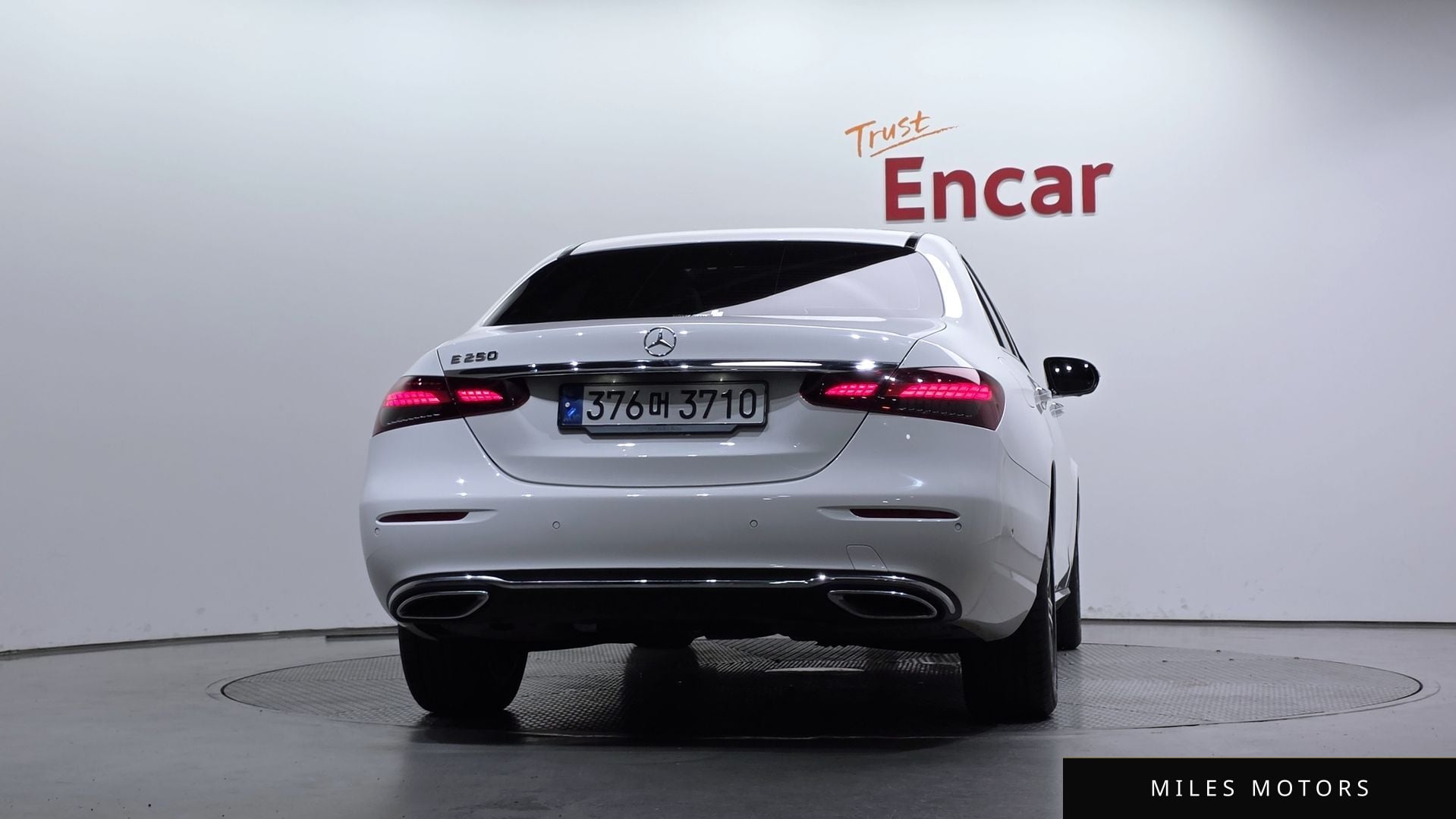 Mercedes-Benz E-Class W213 2023 — миниатюра 4