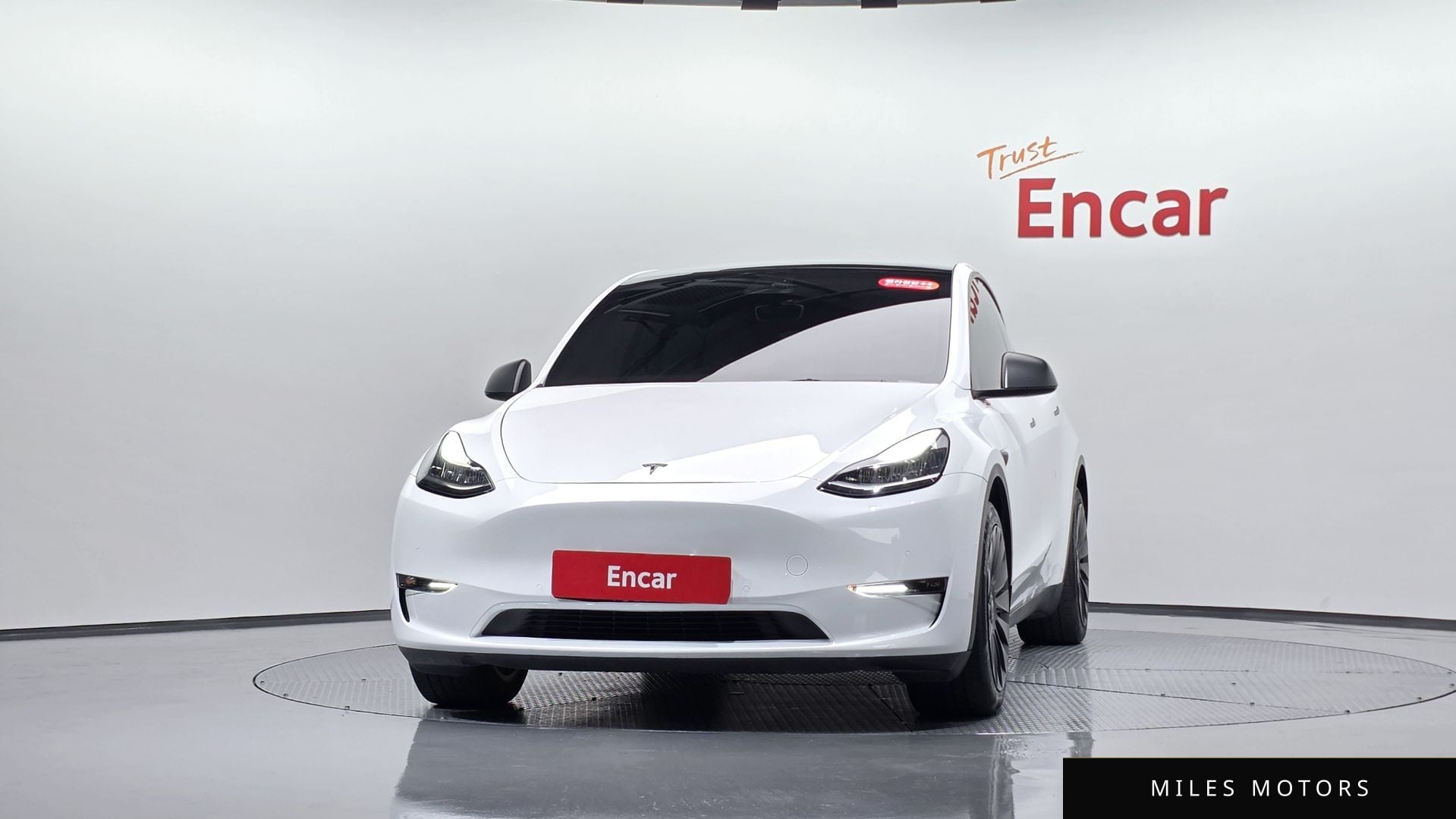 Tesla Model Y 2022 — миниатюра 2