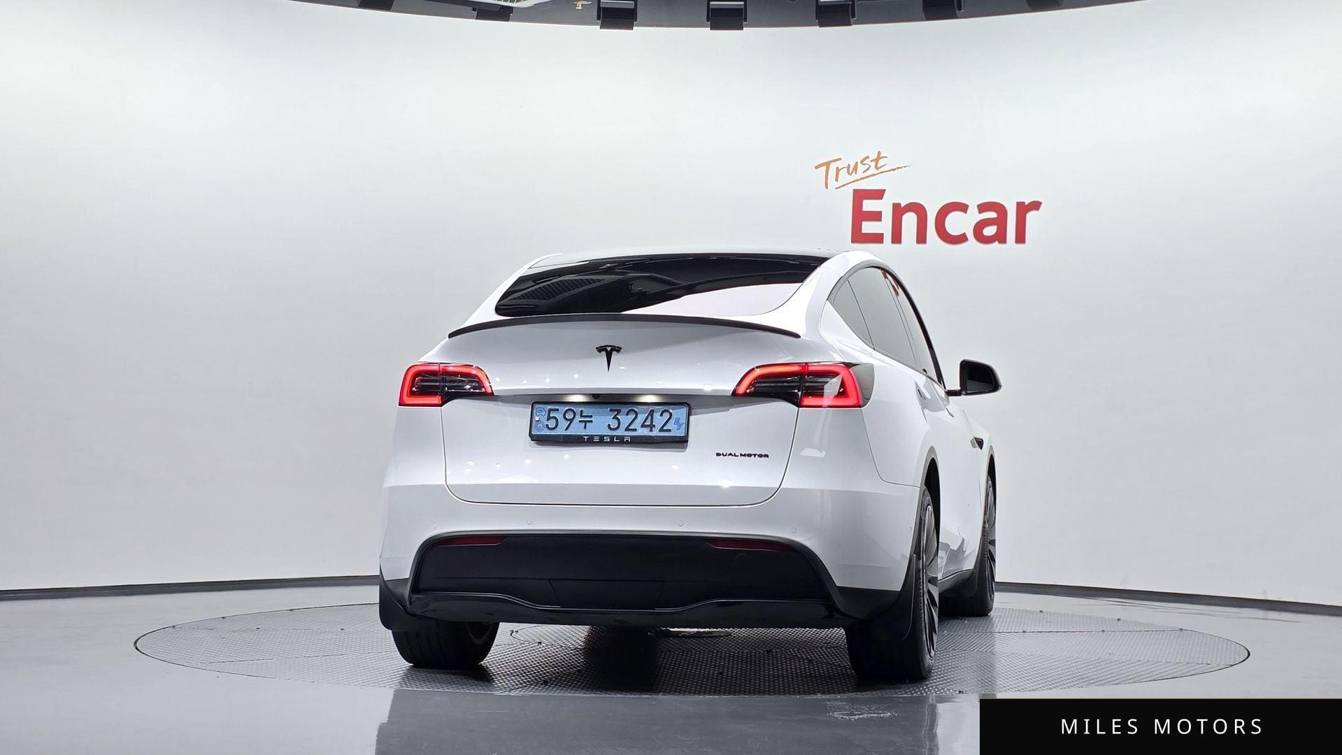Tesla Model Y 2022 — миниатюра 3
