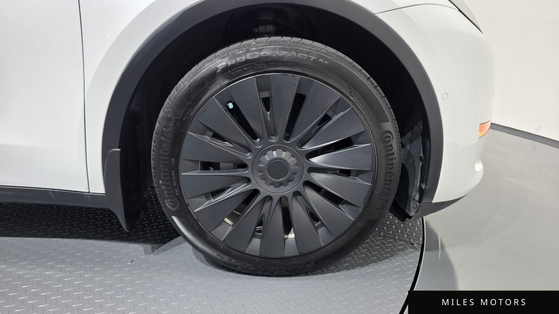 Tesla Model Y 2022 — миниатюра 6