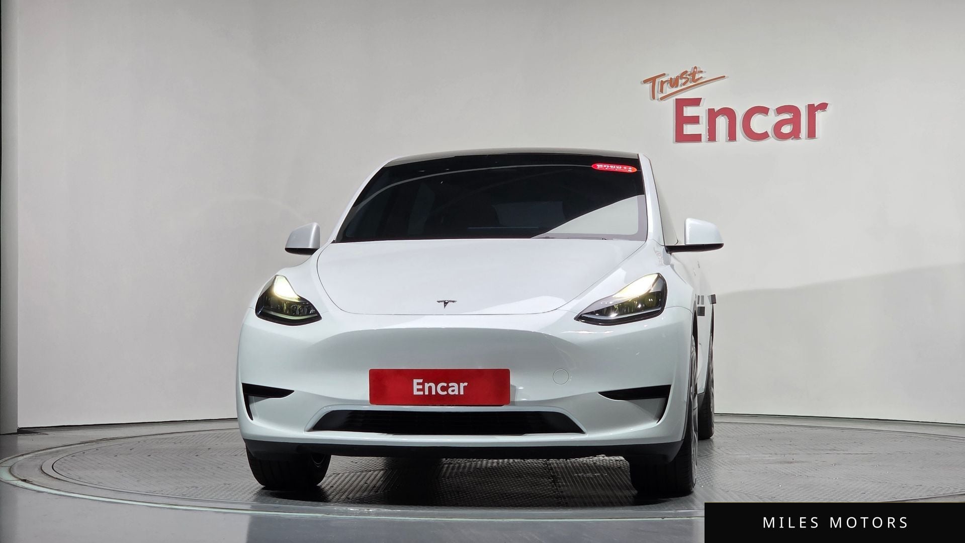 Tesla Model Y 2024 — миниатюра 2