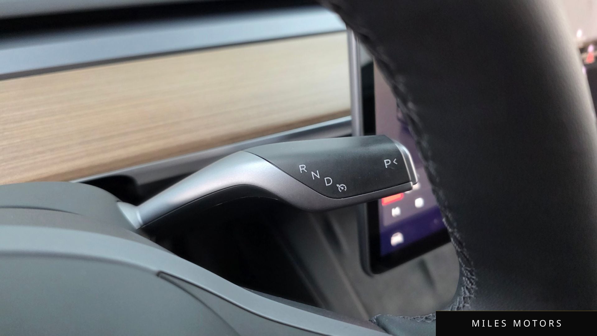 Tesla Model Y 2024 — миниатюра 11