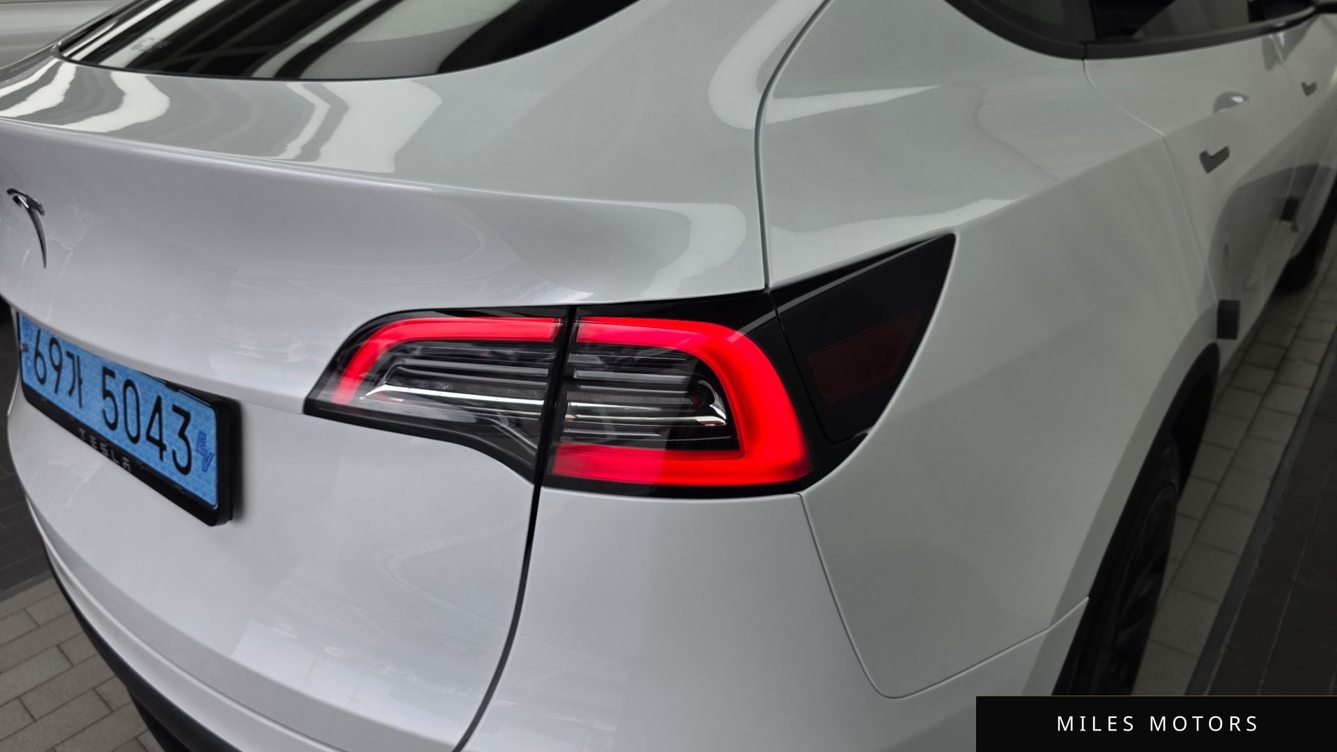 Tesla Model Y 2024 — миниатюра 8