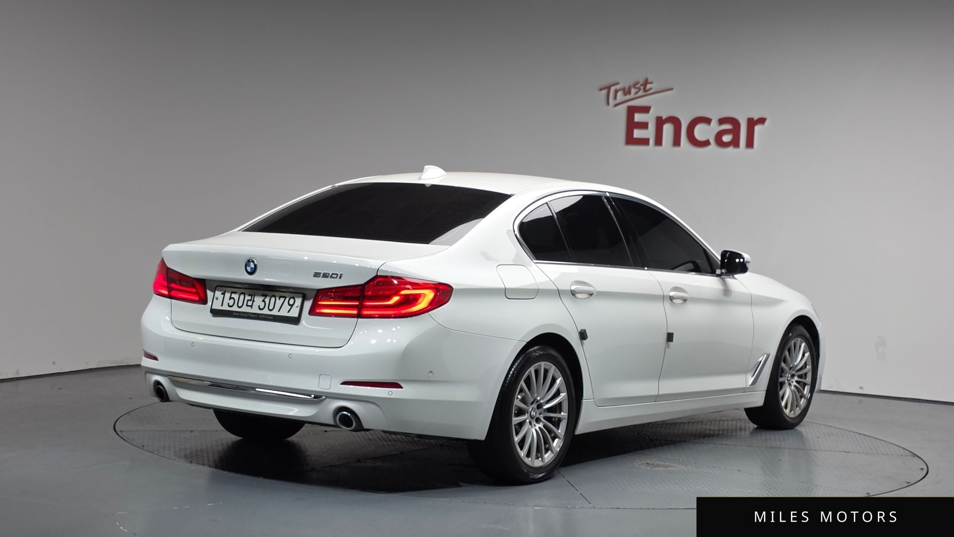 BMW 5 Series (G30) 2020 — фото 1 из 12