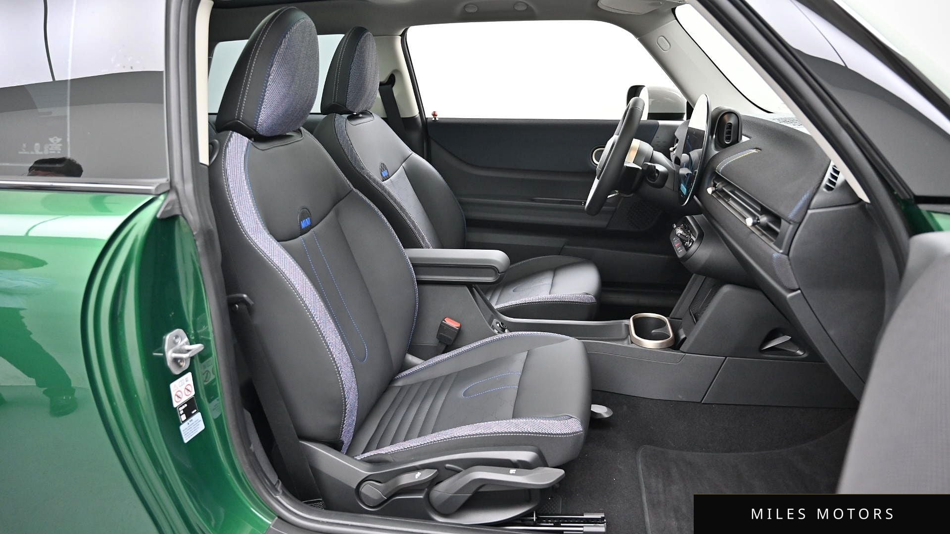 MINI Cooper 2025 — миниатюра 10