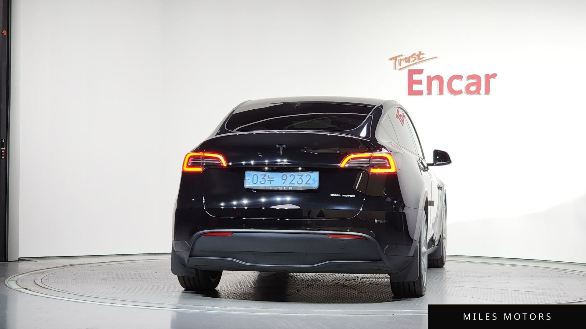 Tesla Model Y 2021 — миниатюра 4