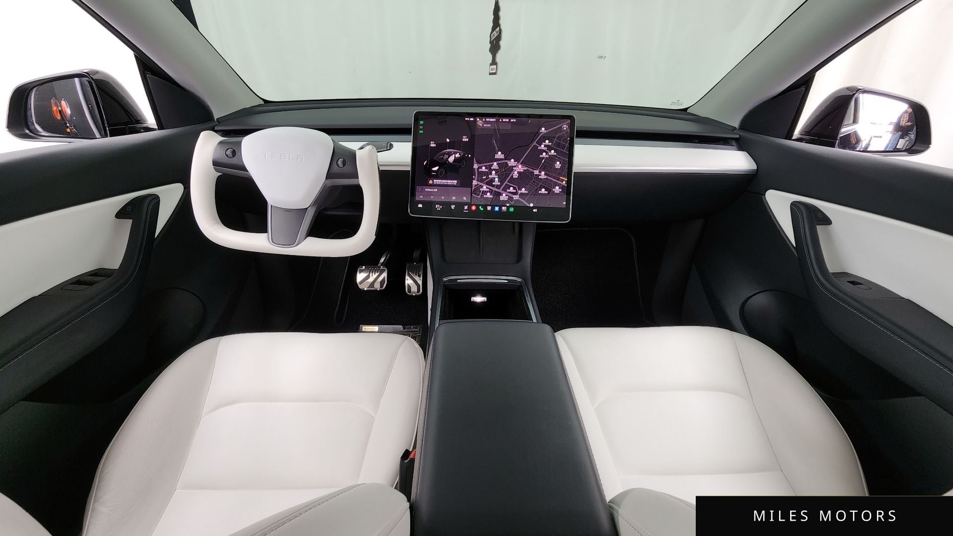 Tesla Model Y 2021 — миниатюра 10