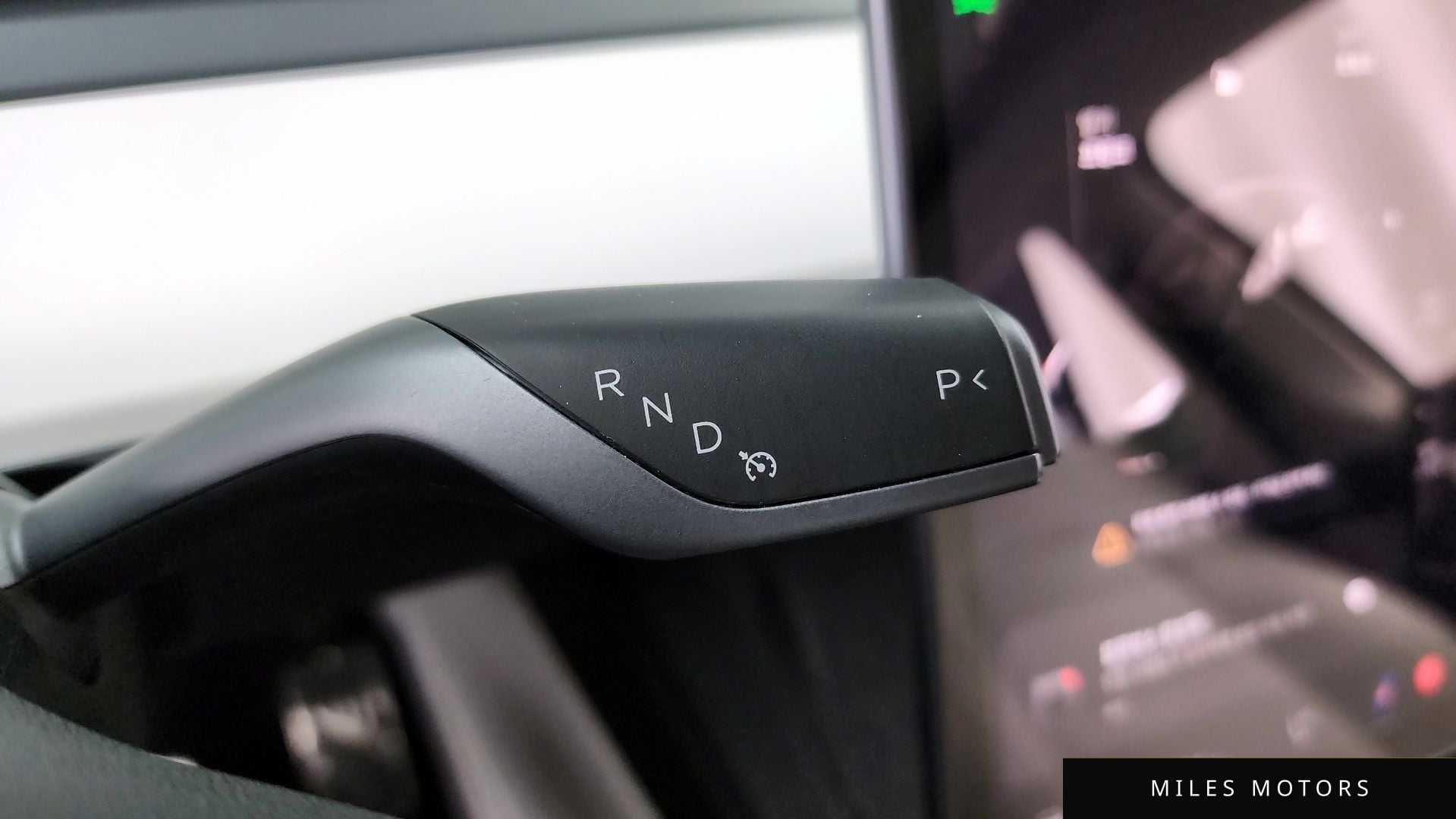 Tesla Model Y 2021 — миниатюра 12