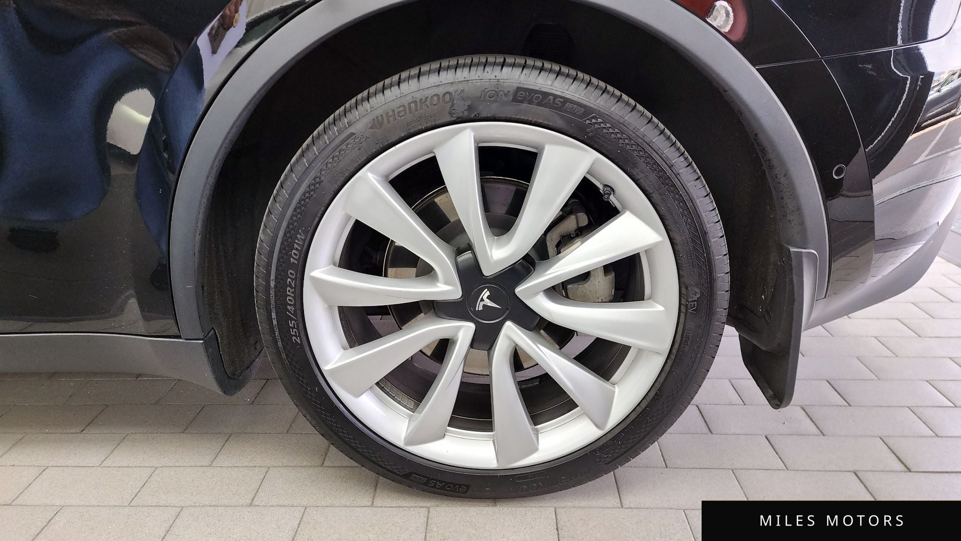 Tesla Model Y 2021 — миниатюра 7