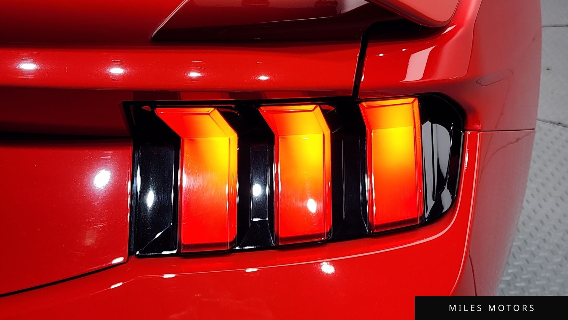 Ford Mustang 2024 — миниатюра 8